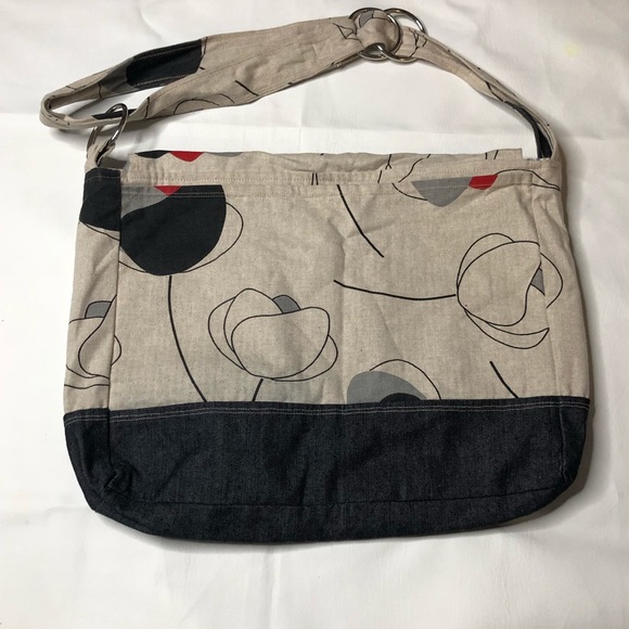 Tan Flower Shoulder Bag - Picture 1 of 3